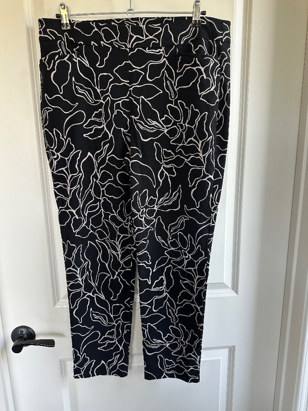 Chico's Brigitte Ankle Pants Black & Taupe Abstract Floral NWOT 2R  US 12